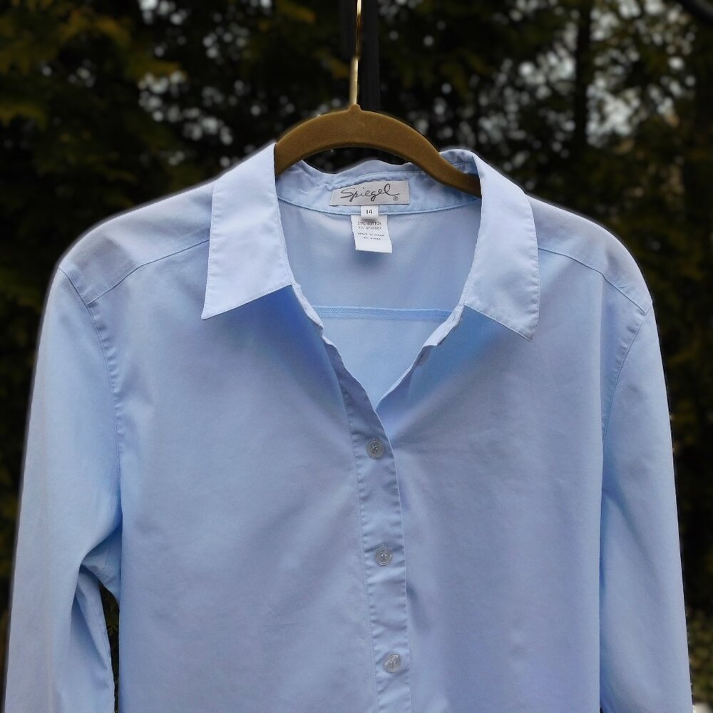 Spiegel Plus Sz-14 Light Blue Stretch Buttondown Top - Picture 2 of 3